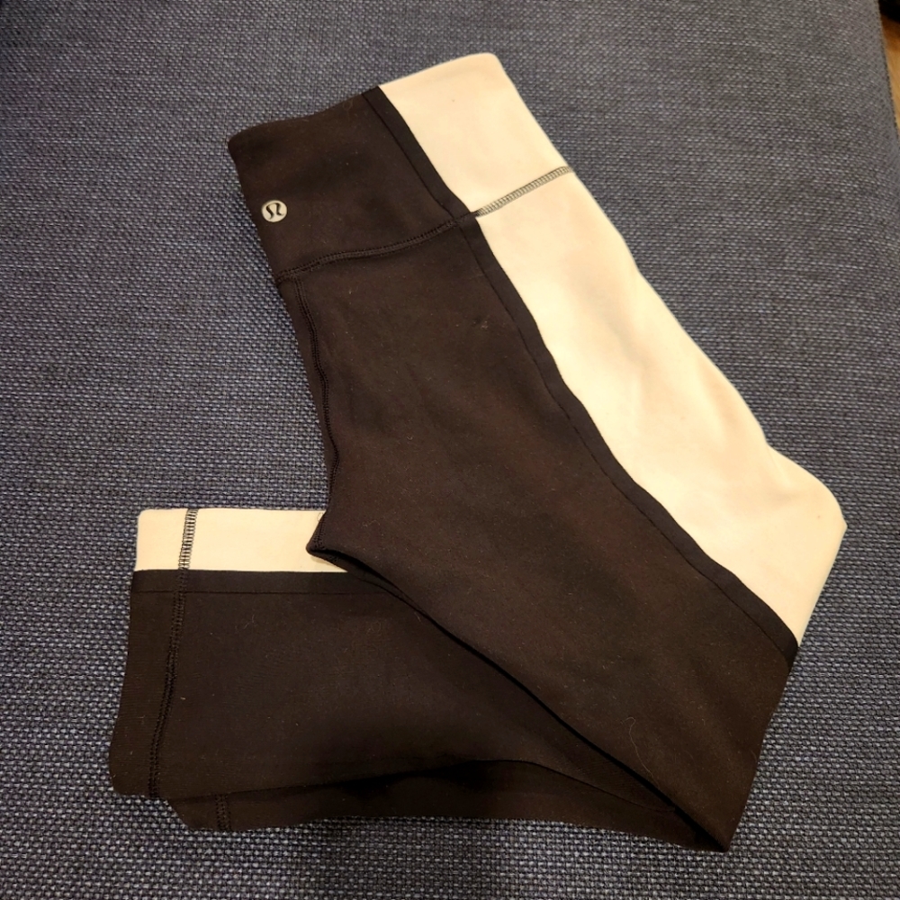 lululemon Women's Wunder Under leggings color block black and white crop size 6